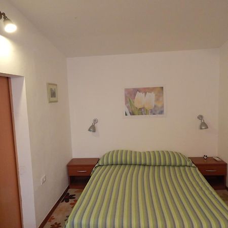 Apartment Tomato Pula Phòng bức ảnh