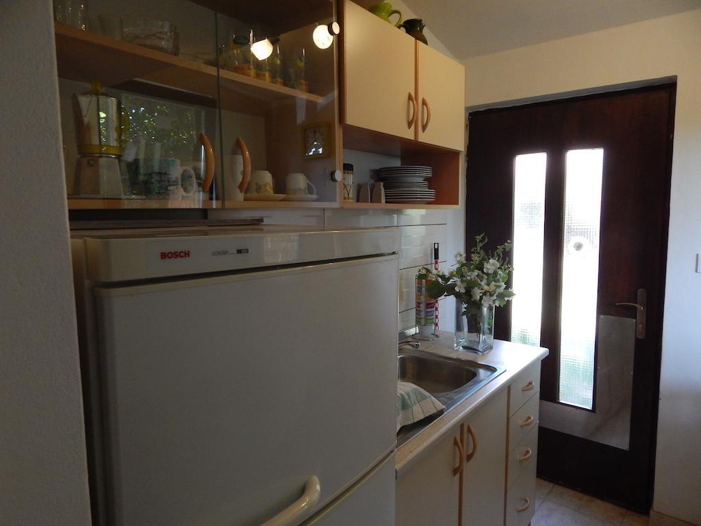 Apartment Tomato Pula Phòng bức ảnh