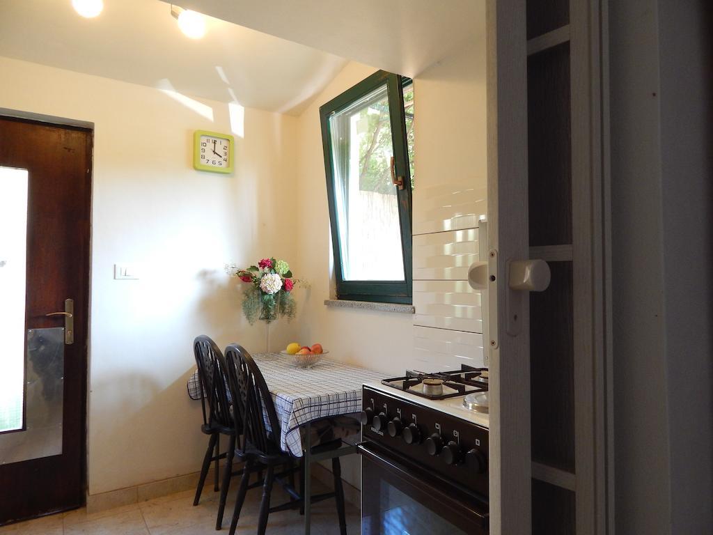 Apartment Tomato Pula Phòng bức ảnh
